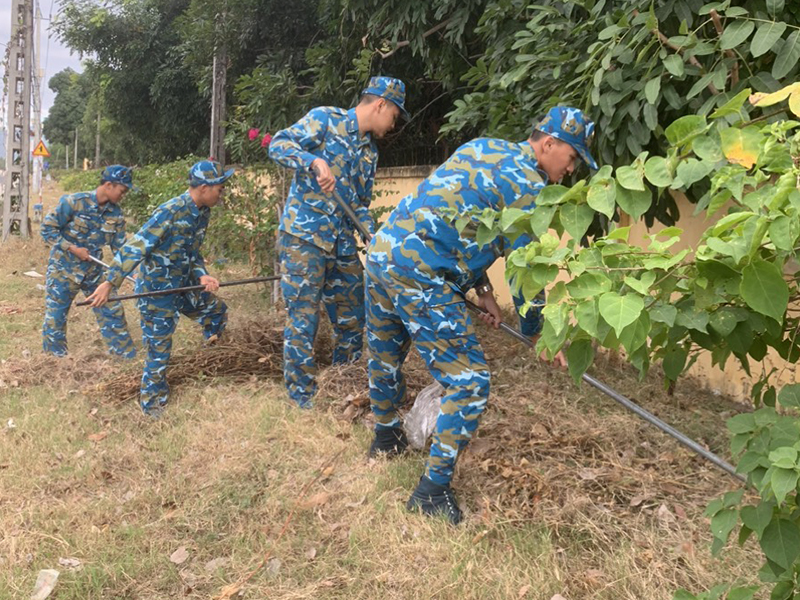 Các đơn vị trong Quân chủng Phòng không - Không quân tham gia “Ngày Chủ nhật xanh”