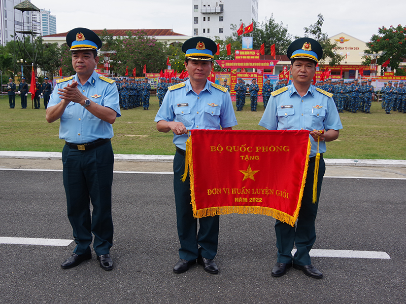 Các đơn vị trong Quân chủng Phòng không - Không quân ra quân huấn luyện năm 2023