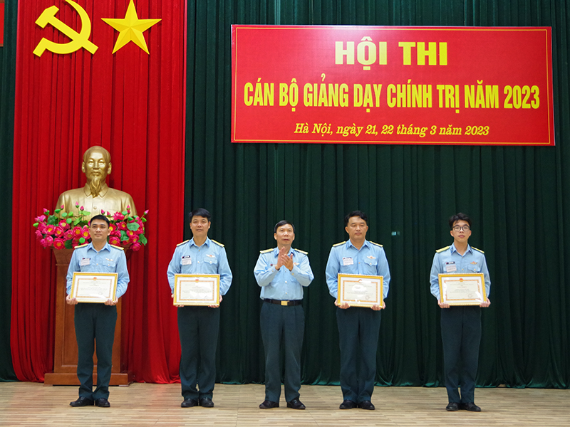 Trường Cao đẳng Kỹ thuật PK-KQ tổ chức Hội thi Cán bộ giảng dạy chính trị năm 2023