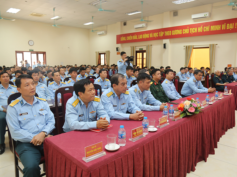 Khai mạc Triển lãm “Pháo cao xạ 70 năm Anh dũng - Quyết thắng”