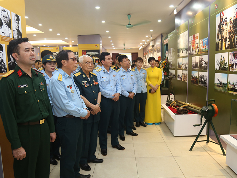 Khai mạc Triển lãm “Pháo cao xạ 70 năm Anh dũng - Quyết thắng”