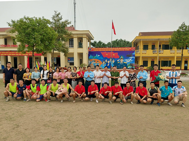 Trung đoàn 236 tổ chức giao lưu thể thao với Công an huyện Đông Anh