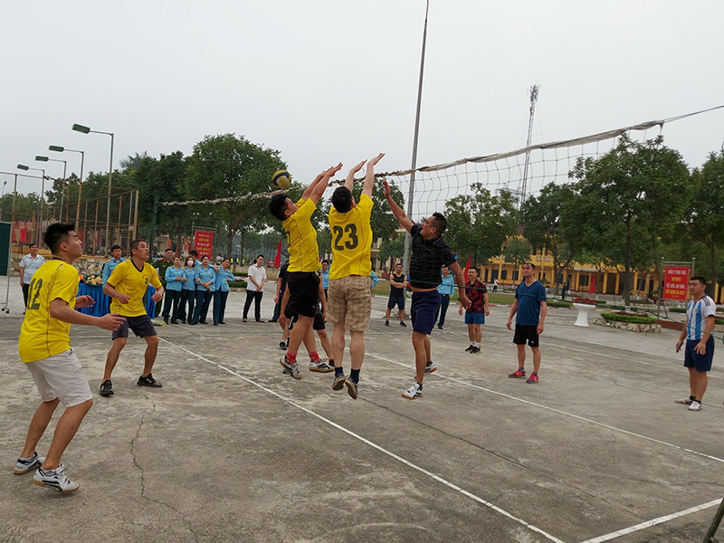 Trung đoàn 236 tổ chức giao lưu thể thao với Công an huyện Đông Anh