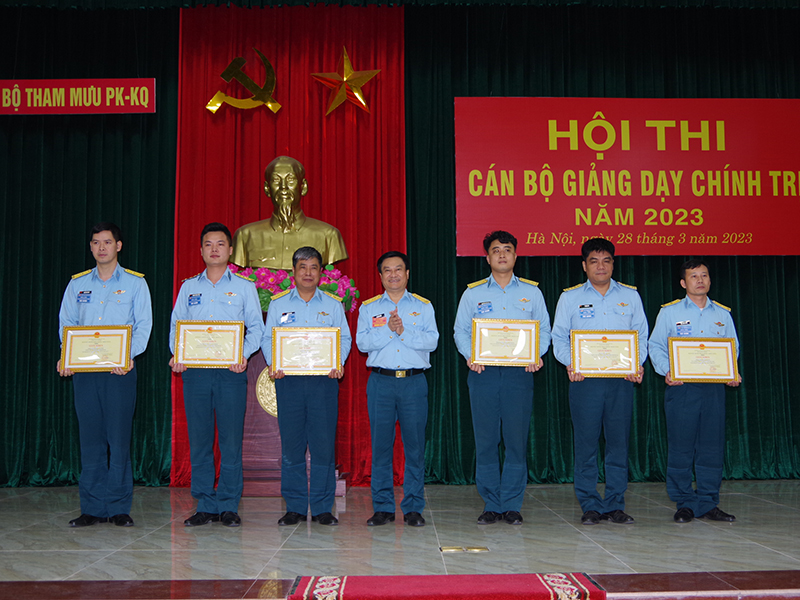 Bộ Tham mưu Phòng không - Không quân tổ chức Hội thi Cán bộ giảng dạy chính trị năm 2023