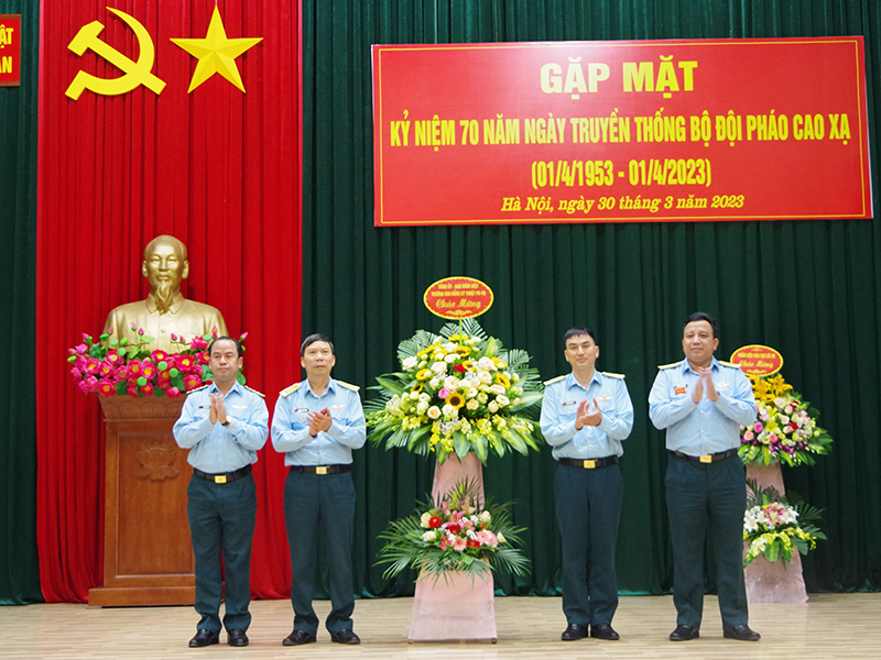 Trường Cao đẳng Kỹ thuật PK-KQ gặp mặt kỷ niệm 70 năm Ngày truyền thống Bộ đội Pháo cao xạ