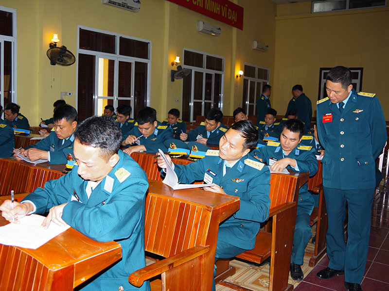 Sư đoàn 363 tổ chức Hội thi Cán bộ huấn luyện điều lệnh giỏi năm 2023