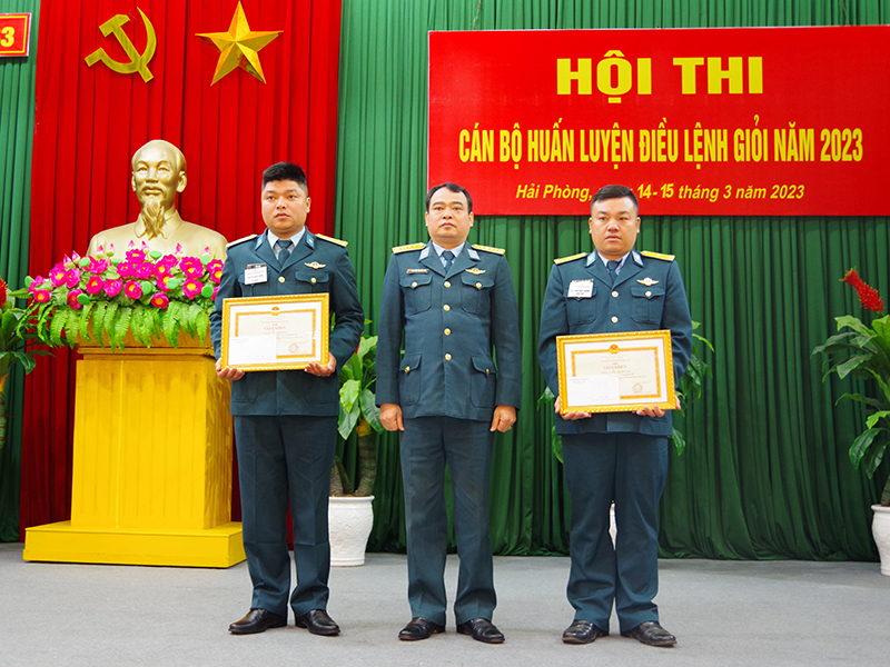 Sư đoàn 363 tổ chức Hội thi Cán bộ huấn luyện điều lệnh giỏi năm 2023