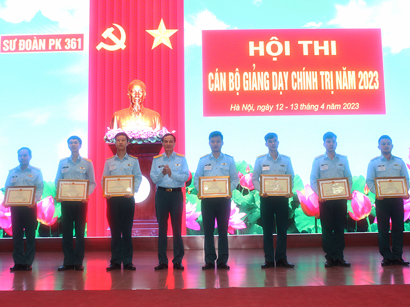 Sư đoàn 361 tổ chức Hội thi Cán bộ giảng dạy chính trị năm 2023