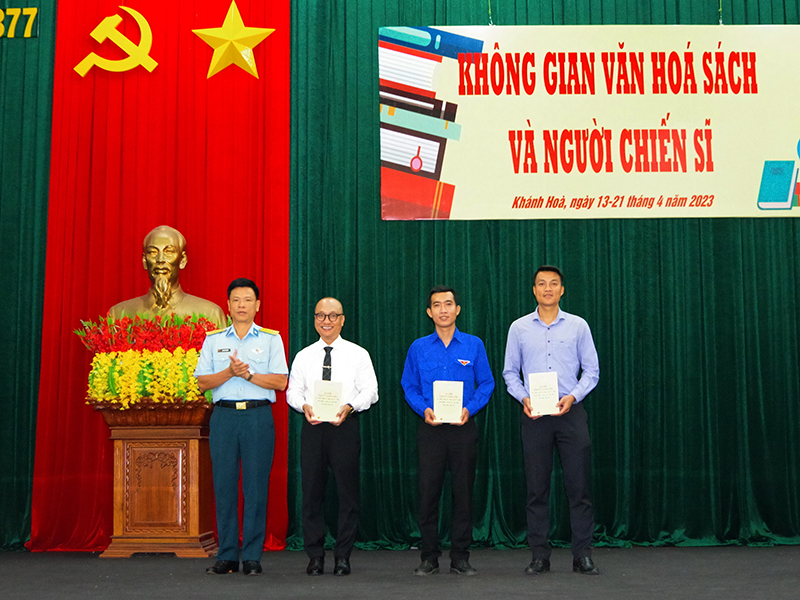 Sư đoàn 377 khai mạc Chương trình “Không gian văn hóa sách và người chiến sĩ”