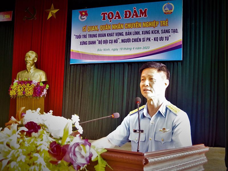 Trung đoàn 284 tổ chức Tọa đàm “Tuổi trẻ Trung đoàn khát vọng, bản lĩnh, xung kích, sáng tạo, xứng danh Bộ đội Cụ Hồ, Người chiến sĩ PK-KQ ưu tú”