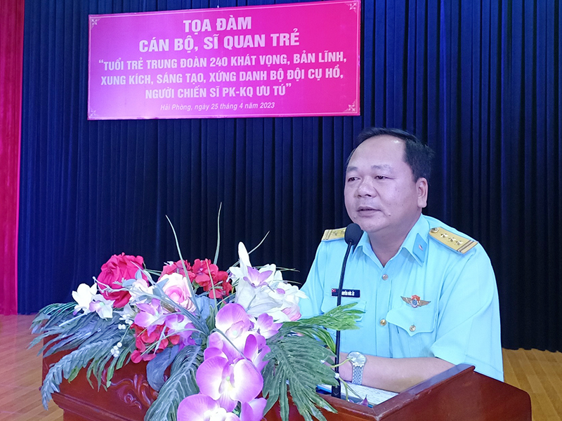 Trung đoàn 240 tổ chức Tọa đàm cán bộ, sĩ quan trẻ năm 2023