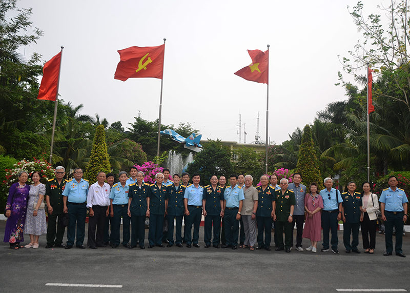 Đoàn Cựu chiến binh, Anh hùng LLVTND Phi đội Quyết thắng tổ chức cuộc hành trình “Thăm lại chiến trường xưa và tiếp lửa truyền thống”