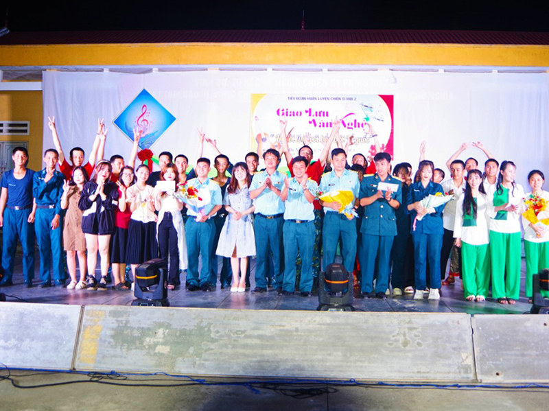 Sư đoàn 375 tổ chức các hoạt động văn hóa văn nghệ, thể dục thể thao chào mừng kỷ niệm 48 năm Ngày giải phóng Miền Nam, thống nhất đất nước