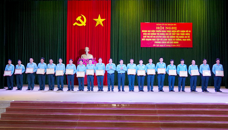 Đảng ủy Sư đoàn 371 tổ chức Hội nghị đánh giá kết quả triển khai thực hiện Kết luận số 01-KL/TW của Bộ Chính trị