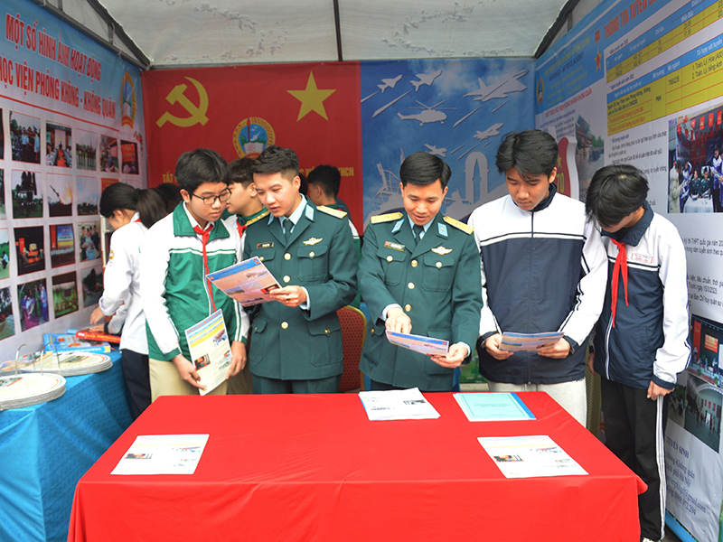 Tháng Thanh niên ở Học viện Phòng không - Không quân