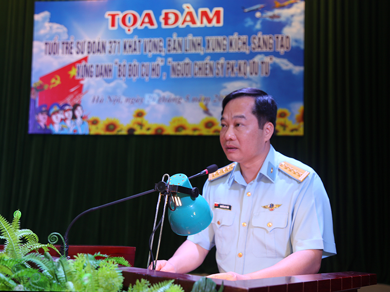Tọa đàm tuổi trẻ Sư đoàn 371 “Khát vọng, bản lĩnh, xung kích, sáng tạo, xứng danh Bộ đội Cụ Hồ, Người chiến sĩ PK-KQ ưu tú”