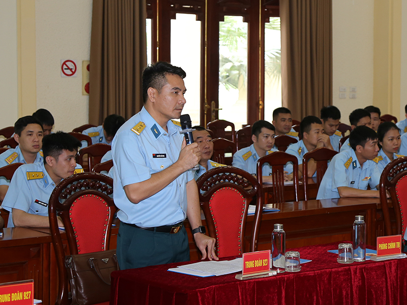 Tọa đàm tuổi trẻ Sư đoàn 371 “Khát vọng, bản lĩnh, xung kích, sáng tạo, xứng danh Bộ đội Cụ Hồ, Người chiến sĩ PK-KQ ưu tú”