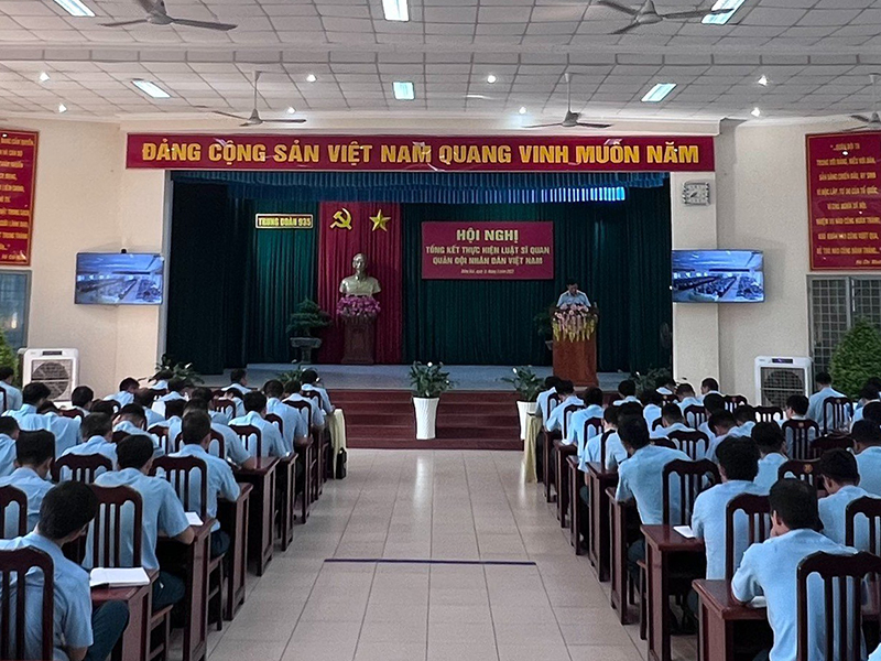 Trung đoàn 935 tổng kết thực hiện Luật Sĩ quan Quân đội nhân dân Việt Nam