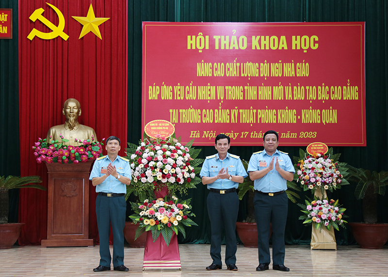 Hội thảo khoa học “Nâng cao chất lượng đội ngũ nhà giáo đáp ứng yêu cầu nhiệm vụ trong tình hình mới và đào tạo bậc cao đẳng tại Trường Cao đẳng Kỹ thuật PK-KQ”