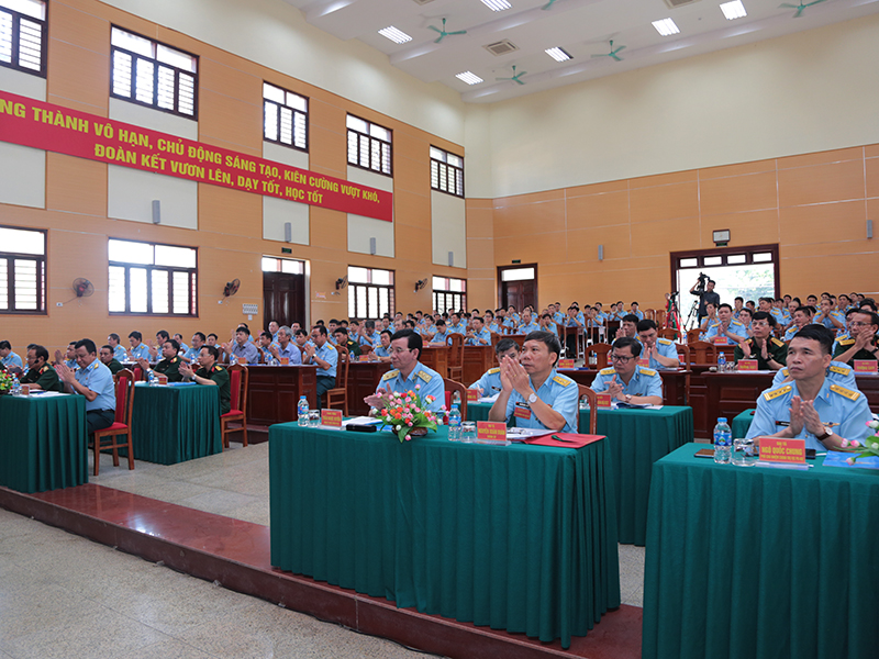 Hội thảo khoa học “Nâng cao chất lượng đội ngũ nhà giáo đáp ứng yêu cầu nhiệm vụ trong tình hình mới và đào tạo bậc cao đẳng tại Trường Cao đẳng Kỹ thuật PK-KQ”