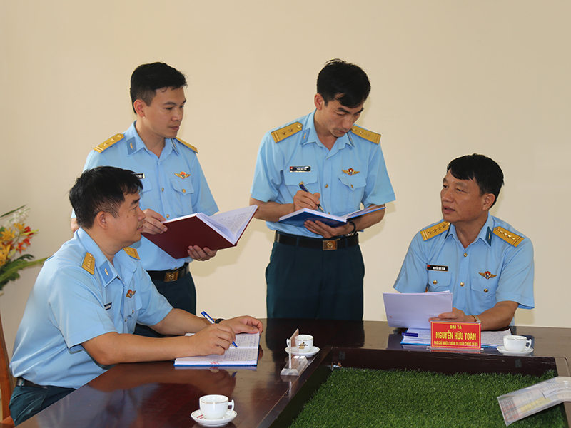 Quân chủng Phòng không - Không quân kiểm tra thực hiện Quy chế Dân chủ cơ sở; Vì sự tiến bộ của Phụ nữ; Dân số, Gia đình và Trẻ em các đơn vị phía Bắc