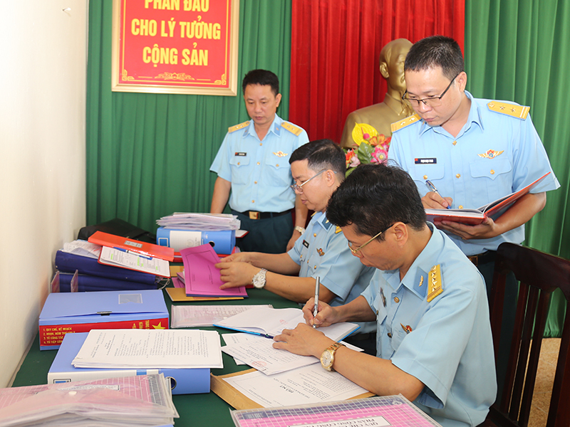 Quân chủng Phòng không - Không quân kiểm tra thực hiện Quy chế Dân chủ cơ sở; Vì sự tiến bộ của Phụ nữ; Dân số, Gia đình và Trẻ em các đơn vị phía Bắc