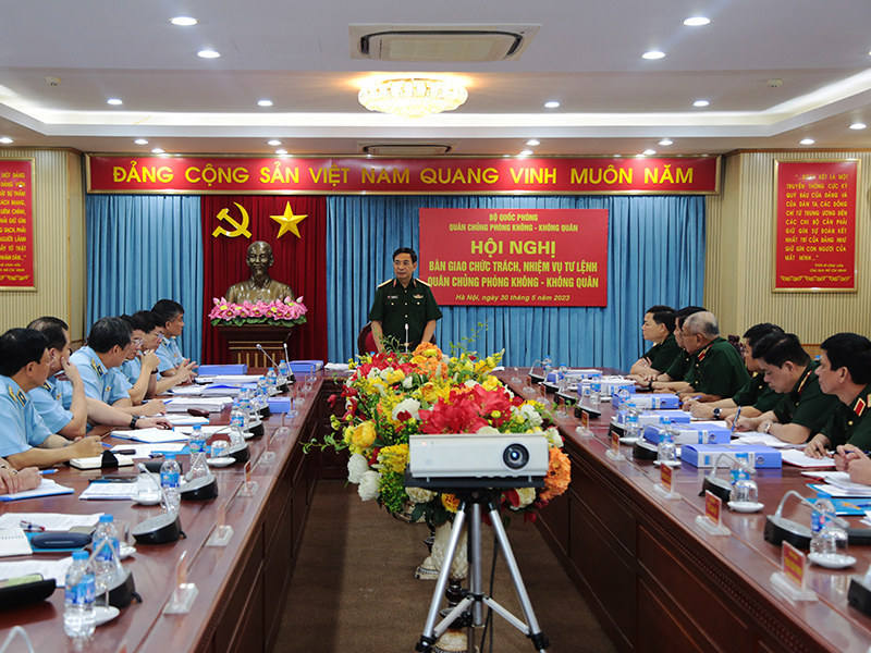 Hội nghị bàn giao chức trách, nhiệm vụ Tư lệnh Quân chủng Phòng không - Không quân