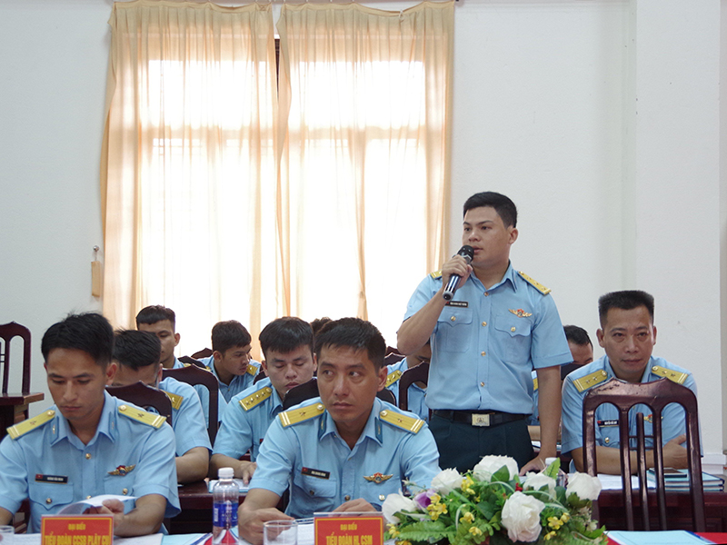 Sư đoàn 372 tổ chức tọa đàm cán bộ, sĩ quan, quân nhân chuyên nghiệp trẻ
