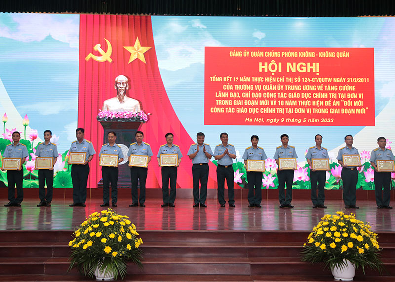Đảng ủy Quân chủng PK-KQ tổng kết 12 năm thực hiện Chỉ thị số 124 của Thường vụ Quân ủy Trung ương về tăng cường lãnh đạo, chỉ đạo công tác giáo dục chính trị tại đơn vị trong giai đoạn mới và 10 năm thực hiện Đề án “Đổi mới công tác GDCT tại đơn vị trong giai đoạn mới”