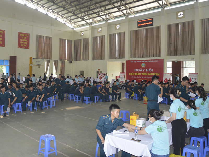 Học viện Phòng không-Không quân tổ chức hiến máu tình nguyện đợt 2 năm 2023