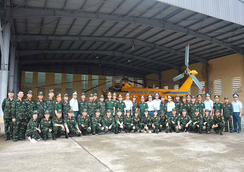 Cán bộ, học viên Học viện Chính trị tham quan, học tập thực tế tại Trung đoàn 916