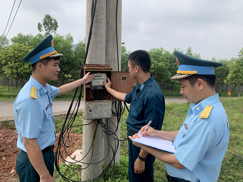 Trung đoàn 228 tăng cường các biện pháp tiết kiệm điện