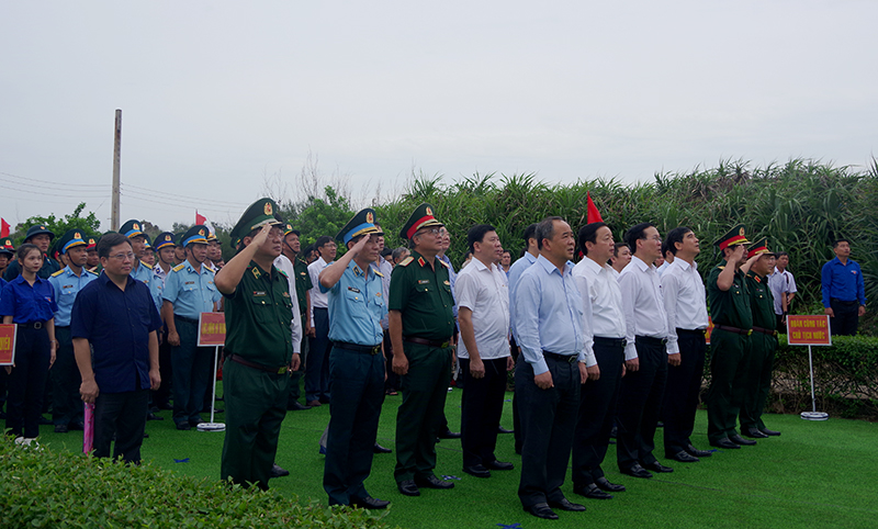 Chủ tịch nước Võ Văn Thưởng thăm và làm việc tại Trạm Ra đa 55, Trung đoàn 292