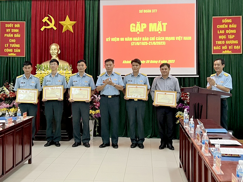 Sư đoàn 377 đẩy mạnh thông tin, tuyên truyền trên báo chí