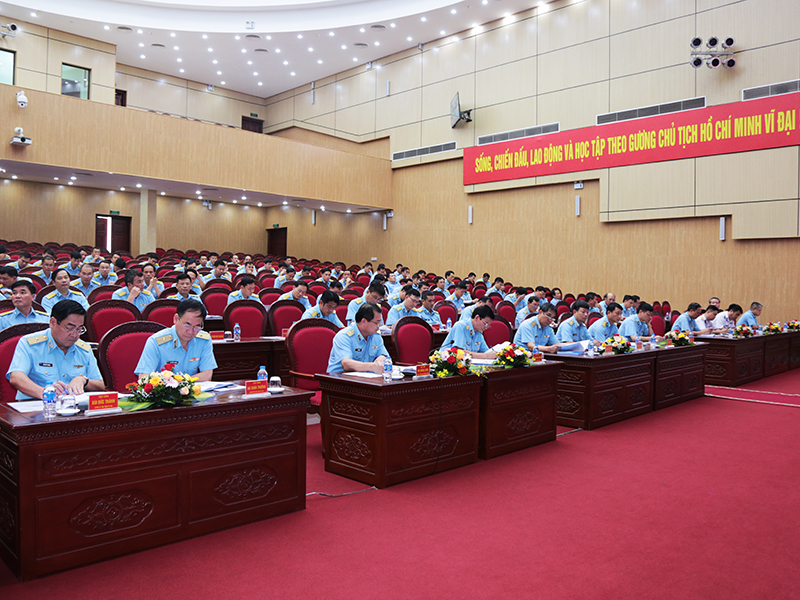 Quân chủng PK-KQ sơ kết công tác huấn luyện chiến đấu, bảo đảm an toàn bay, xây dựng chính quy, quản lý kỷ luật 6 tháng đầu năm 2023