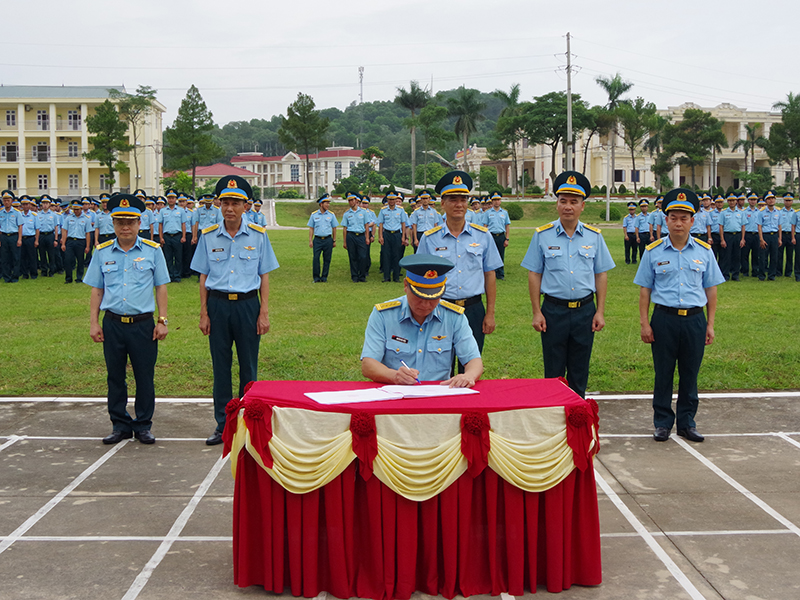 Sư đoàn 371 phát động thi đua “Phất cao cờ hồng Tháng Tám; chủ động, sáng tạo, Quyết thắng”