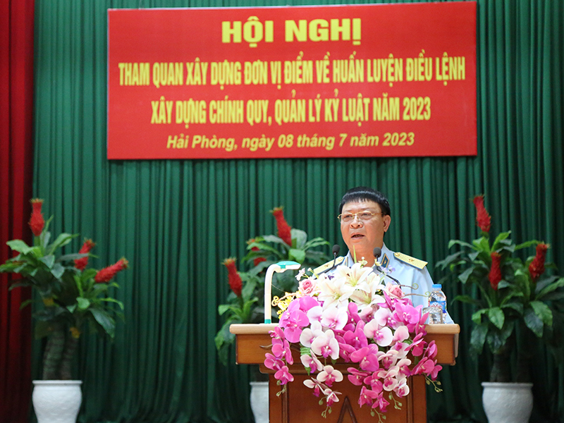 Quân chủng Phòng không - Không quân tổ chức tham quan đơn vị xây dựng điểm về huấn luyện điều lệnh, XDCQ, QLKL tại Sư đoàn 363
