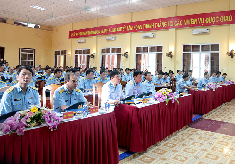 Quân chủng Phòng không - Không quân tổ chức tham quan đơn vị xây dựng điểm về huấn luyện điều lệnh, XDCQ, QLKL tại Sư đoàn 363
