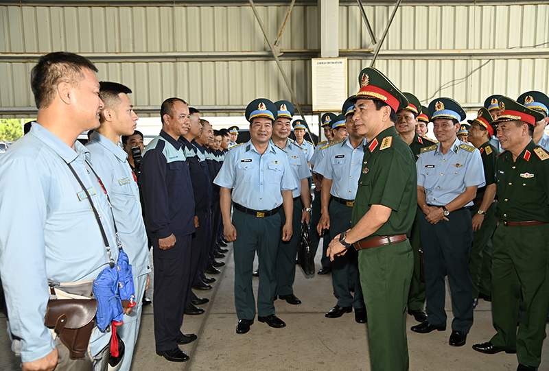 Đại tướng Phan Văn Giang - Bộ trưởng Bộ Quốc phòng thăm và làm việc tại Sư đoàn 371, Sư đoàn 365
