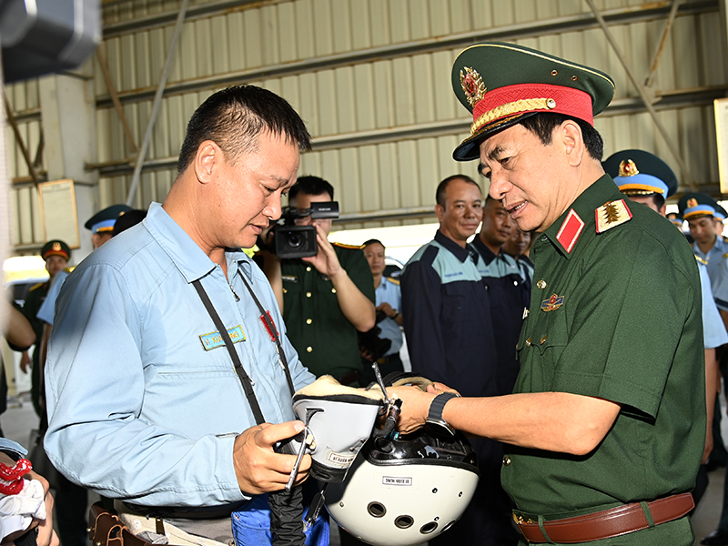 Đại tướng Phan Văn Giang - Bộ trưởng Bộ Quốc phòng thăm và làm việc tại Sư đoàn 371, Sư đoàn 365