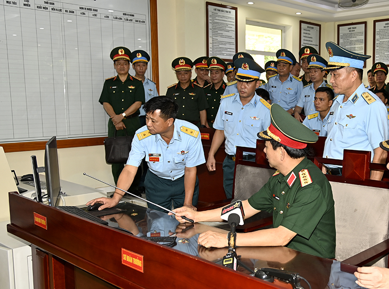 Đại tướng Phan Văn Giang - Bộ trưởng Bộ Quốc phòng thăm và làm việc tại Sư đoàn 371, Sư đoàn 365