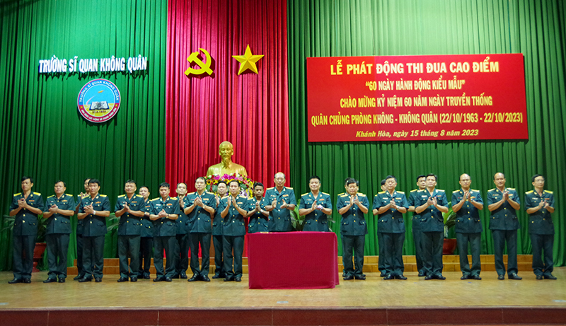 Các cơ quan, đơn vị trong Quân chủng PK-KQ phát động thi đua cao điểm chào mừng kỷ niệm 60 năm Ngày truyền thống Quân chủng PK-KQ