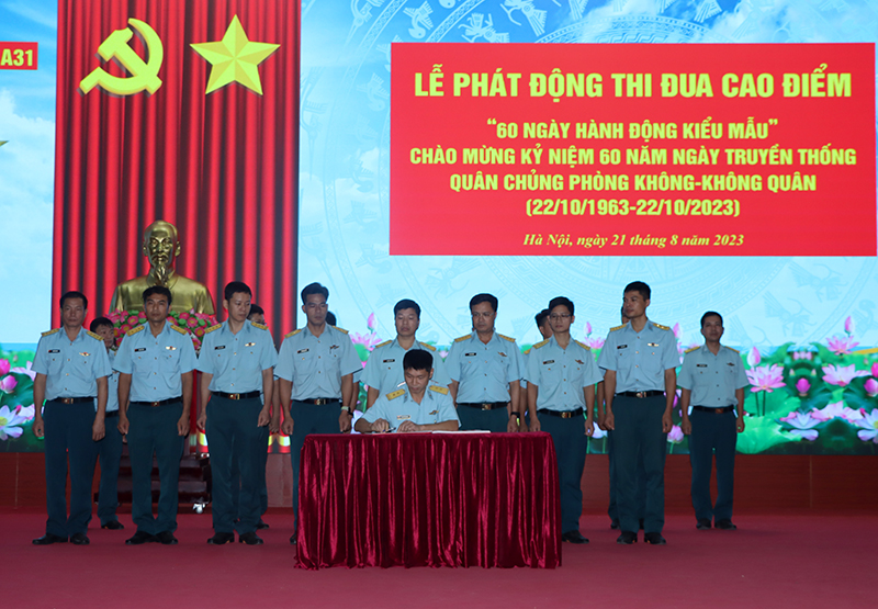 Nhà máy A31 phát động thi đua cao điểm chào mừng kỷ niệm 60 năm Ngày truyền thống Quân chủng Phòng không - Không quân