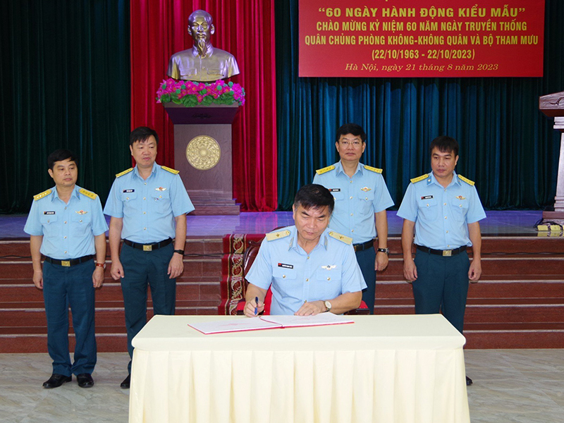 Bộ Tham mưu Phòng không - Không quân phát động thi đua cao điểm chào mừng kỷ niệm 60 năm Ngày truyền thống Quân chủng PK-KQ
