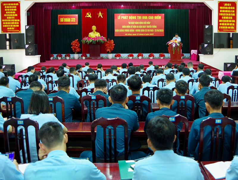 Sư đoàn 372 phát động thi đua cao điểm chào mừng kỷ niệm 60 năm Ngày truyền thống Quân chủng PK-KQ
