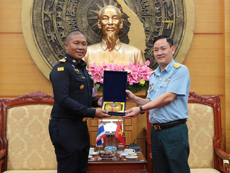 Đoàn Tổ bay Không quân Hoàng gia Thái Lan thăm và làm việc tại Quân chủng Phòng không - Không quân