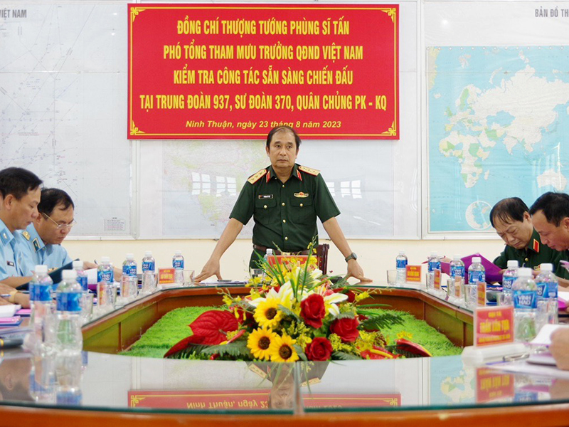 Bộ Quốc phòng kiểm tra sẵn sàng chiến đấu tại Trung đoàn 937