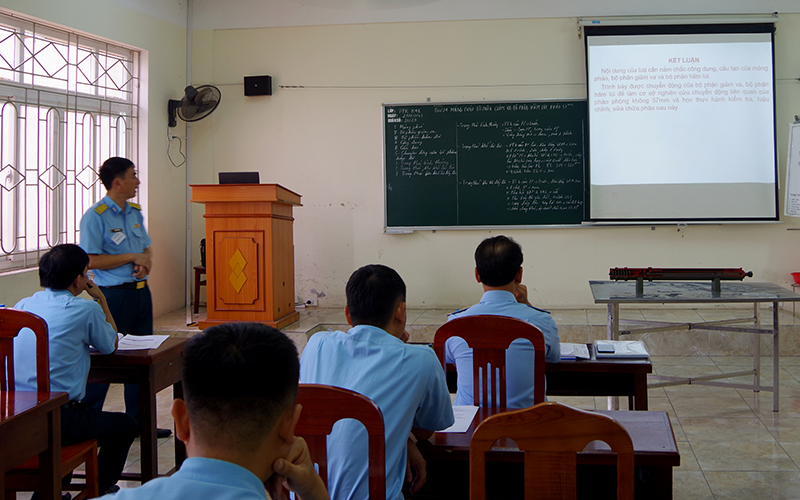 Trường Cao đẳng Kỹ thuật Phòng không - Không quân tổ chức thành công Hội thi Cán bộ Khoa năm 2023