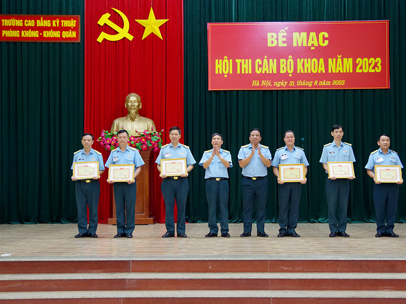 Trường Cao đẳng Kỹ thuật Phòng không - Không quân tổ chức thành công Hội thi Cán bộ Khoa năm 2023