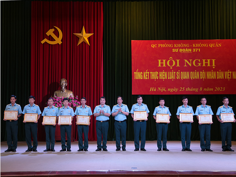 Sư đoàn 371 tổng kết thực hiện Luật Sĩ quan Quân đội nhân dân Việt Nam